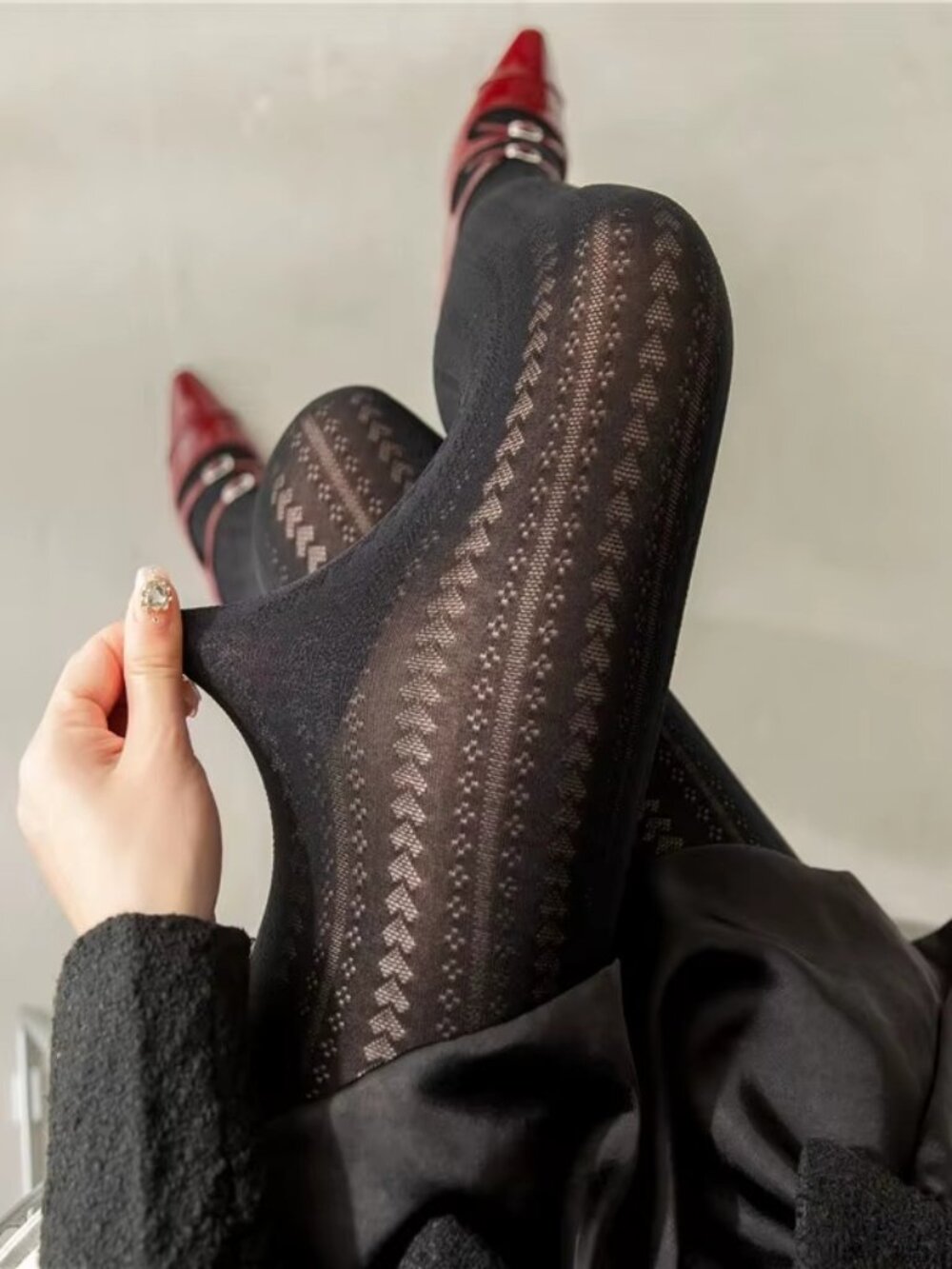 Women's Heart Pattern Outline Jacquard Hollow Out Knit Black Tights Pantyhose